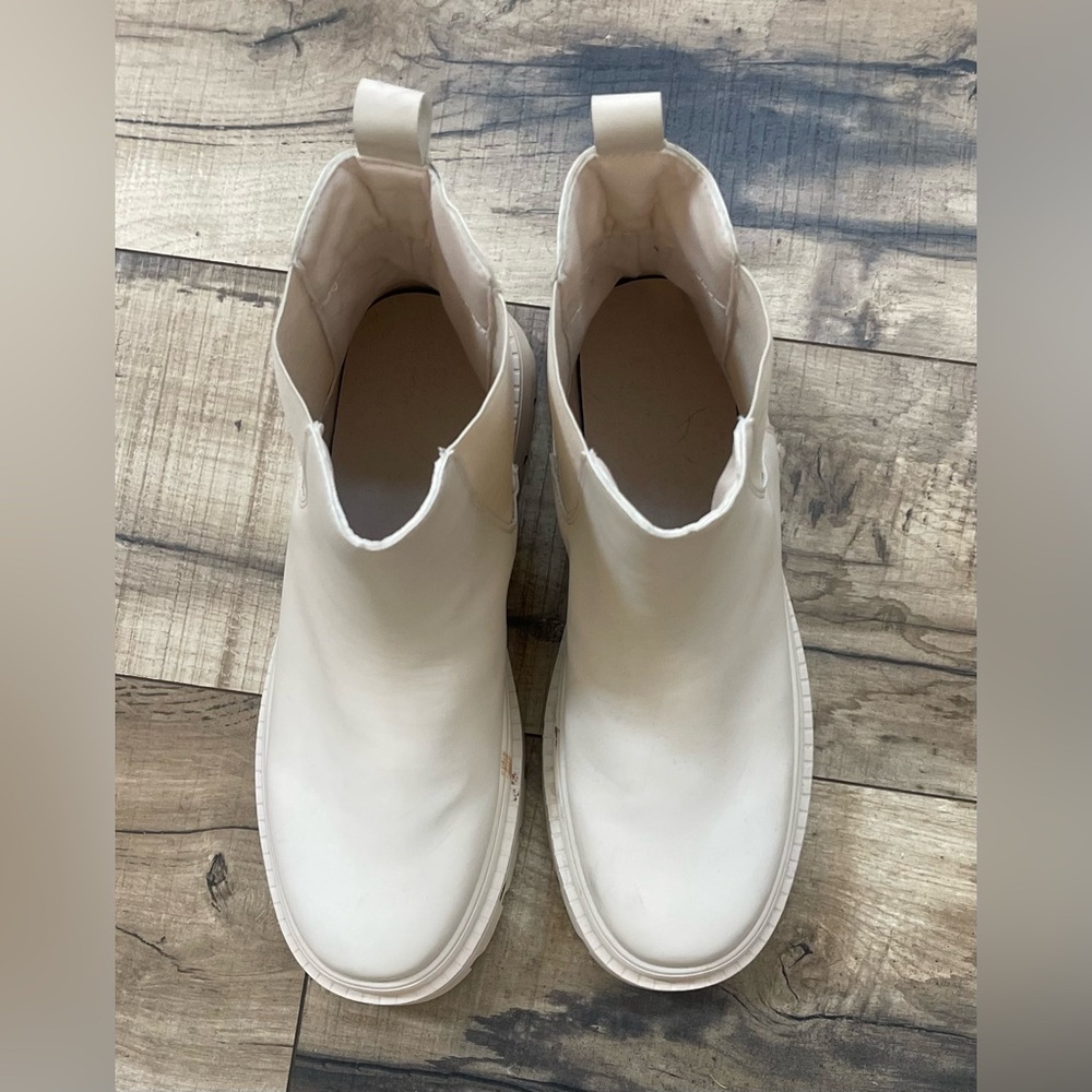 Just fab very light beige/white boot